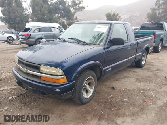 ✅ 2003 Chevrolet S-10 LS • VIN: 1GCCS19XX38175388 • Лот: 43401773. Опубликован ранее на IAAI с пробегом 229 451 миль. Бесплатный доступ к архиву аукционных продаж из США и подробный отчёт об истории автомобиля на DreamBid. Изображение 2.