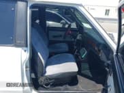 ✅ 1986 Nissan 720 • VIN: JN6ND06S6GW109456 • Lot: 42944828. Wystawiony na IAAI z przebiegiem 137 049 mil. Bezpłatny archiwum sprzedaży aukcyjnych z USA i szczegółowy raport historii pojazdu na DreamBid. Zdjęcie 5.