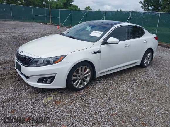 ✅ 2014 Kia Optima SX Turbo • VIN: 5XXGR4A69EG281560 • Lot: 42366130. Wystawiony na IAAI z przebiegiem 178 227 mil. Bezpłatny archiwum sprzedaży aukcyjnych z USA i szczegółowy raport historii pojazdu na DreamBid. Zdjęcie 2.