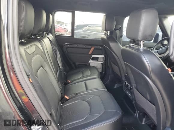 ✅ 2023 Land Rover Defender X-Dynamic SE • VIN: SALE2FEU9P2226186 • Lot: 43362315. Wystawiony na Copart z przebiegiem Nie podano. Bezpłatny archiwum sprzedaży aukcyjnych z USA i szczegółowy raport historii pojazdu na DreamBid. Zdjęcie 12.