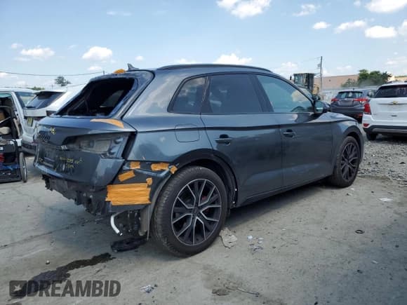 ✅ 2024 Audi SQ5 Prestige • VIN: WA1C4AFY2R2070096 • Лот: 61176505. Опубликован ранее на Copart с пробегом 21 898 миль. Бесплатный доступ к архиву аукционных продаж из США и подробный отчёт об истории автомобиля на DreamBid. Изображение 3.