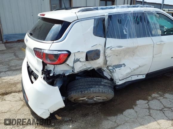 ✅ 2019 Jeep Compass Latitude • VIN: 3C4NJCBB8KT851536 • Lot: 41457424. Listed on IAAI with 25,282 mi. Free auction sales archive from the USA and detailed vehicle history report at DreamBid. Image 6.