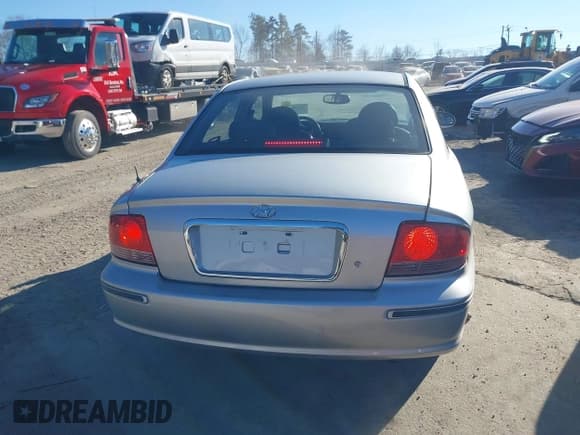 ✅ 2004 Hyundai Sonata GLS • VIN: KMHWF35H94A019876 • Lot: 41287438. Listed on IAAI with 194,210 mi. Free auction sales archive from the USA and detailed vehicle history report at DreamBid. Image 16.