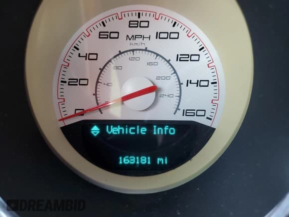 ✅ 2013 Dodge Challenger R/T Plus • VIN: 2C3CDYBT2DH685907 • Lot: 79652254. Wystawiony na Copart z przebiegiem 163 181 mil. Bezpłatny archiwum sprzedaży aukcyjnych z USA i szczegółowy raport historii pojazdu na DreamBid. Zdjęcie 9.