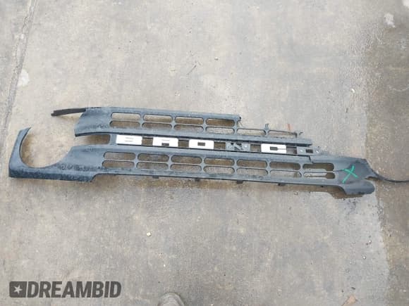 ✅ 2024 Ford Bronco Black Diamond • VIN: 1FMDE1BH6RLA63395 • Lot: 42643248. Listed on IAAI with 2,845 mi. Free auction sales archive from the USA and detailed vehicle history report at DreamBid. Image 12.