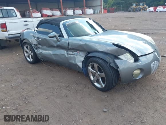 ✅ 2007 Pontiac Solstice • VIN: 1G2MB35B07Y124017 • Lot: 43042710. Listed on IAAI with 137,744 mi. Free auction sales archive from the USA and detailed vehicle history report at DreamBid. Image 1.
