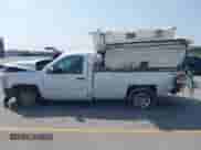 2018 Chevrolet Silverado 1500 Work Truck z VIN 1GCNKNEH4JZ368478, wystawiony jako IAAI lot #43202299 z przebiegiem Nie podano mil oraz . Historia ofert i sprzedaży dostępna na DreamBid. Obrazek 14.