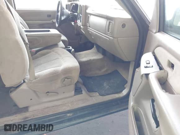 2002 Chevrolet Silverado 1500 with VIN 1GCEC19V32E254504, listed as a IAAI auction lot 42530534 with 403,239 mi miles and . Bid and sale history available at DreamBid. Image 5.