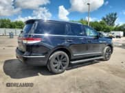 ✅ 2024 Lincoln Navigator Reserve • VIN: 5LMJJ2LG0REL20093 • Lot: 81874965. Wystawiony na Copart z przebiegiem 8 111 mil. Bezpłatny archiwum sprzedaży aukcyjnych z USA i szczegółowy raport historii pojazdu na DreamBid. Zdjęcie 3.