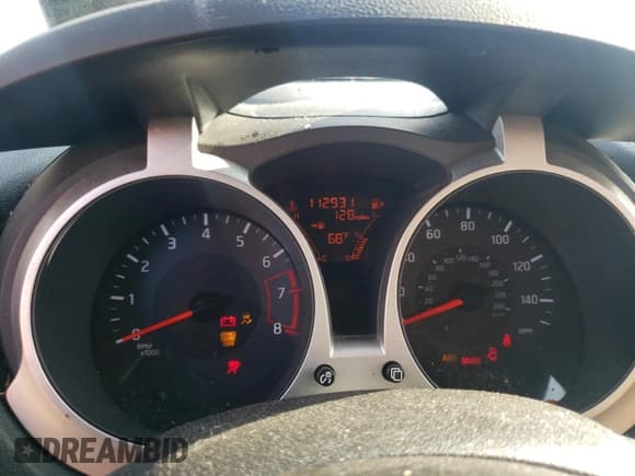 ✅ 2015 Nissan Juke S • VIN: JN8AF5MVXFT555104 • Lot: 43943825. Wystawiony na Copart z przebiegiem 112 931 mil. Bezpłatny archiwum sprzedaży aukcyjnych z USA i szczegółowy raport historii pojazdu na DreamBid. Zdjęcie 9.