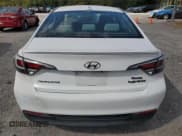 ✅ 2017 Hyundai Sonata SE • VIN: KMHE24L31HA074297 • Lot: 82219925. Listed on Copart with 162,565 mi. Free auction sales archive from the USA and detailed vehicle history report at DreamBid. Image 6.