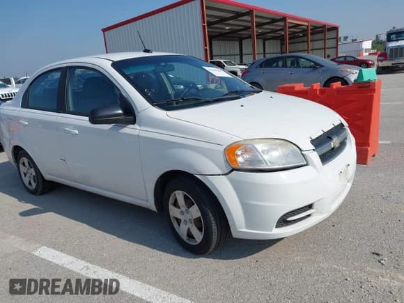 ✅ 2011 Chevrolet Aveo 1LT • VIN: KL1TD5DE2BB189883 • Lot: 42466289. Wystawiony na IAAI z przebiegiem 130 201 mil. Bezpłatny archiwum sprzedaży aukcyjnych z USA i szczegółowy raport historii pojazdu na DreamBid. Zdjęcie 1.