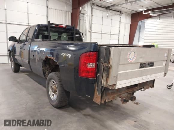✅ 2008 Chevrolet Silverado 2500HD Work Truck • VIN: 1GCHK29K58E189109 • Lot: 43594576. Wystawiony na IAAI z przebiegiem 131 646 mil. Bezpłatny archiwum sprzedaży aukcyjnych z USA i szczegółowy raport historii pojazdu na DreamBid. Zdjęcie 3.