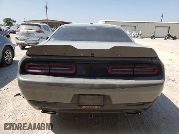 ✅ 2018 Dodge Challenger T/A • VIN: 2C3CDZBT5JH195012 • Lot: 63579643. Wystawiony na Copart z przebiegiem 102 498 mil. Bezpłatny archiwum sprzedaży aukcyjnych z USA i szczegółowy raport historii pojazdu na DreamBid. Zdjęcie 6.