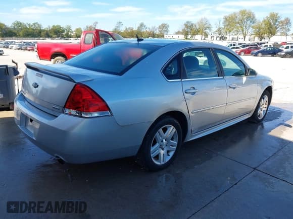 ✅ 2015 Chevrolet Impala LT • VIN: 2G1WB5E39F1135066 • Лот: 43433521. Опубликован ранее на IAAI с пробегом 170 763 миль. Бесплатный доступ к архиву аукционных продаж из США и подробный отчёт об истории автомобиля на DreamBid. Изображение 4.