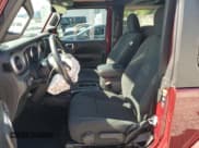 ✅ 2021 Jeep Wrangler Sport • VIN: 1C4GJXAN7MW631703 • Lot: 56120755. Wystawiony na Copart z przebiegiem 43 480 mil. Bezpłatny archiwum sprzedaży aukcyjnych z USA i szczegółowy raport historii pojazdu na DreamBid. Zdjęcie 7.