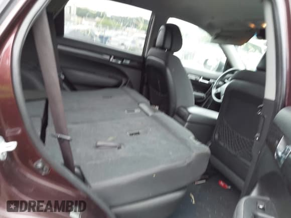 ✅ 2011 Kia Sorento LX • VIN: 5XYKTDA26BG133463 • Лот: 42726394. Опубликован ранее на IAAI с пробегом Не указан. Бесплатный доступ к архиву аукционных продаж из США и подробный отчёт об истории автомобиля на DreamBid. Изображение 8.