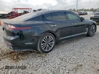 ✅ 2018 Kia Stinger Premium • VIN: KNAE25LA2J6014396 • Lot: 93258975. Wystawiony na Copart z przebiegiem 138 387 mil. Bezpłatny archiwum sprzedaży aukcyjnych z USA i szczegółowy raport historii pojazdu na DreamBid. Zdjęcie 3.