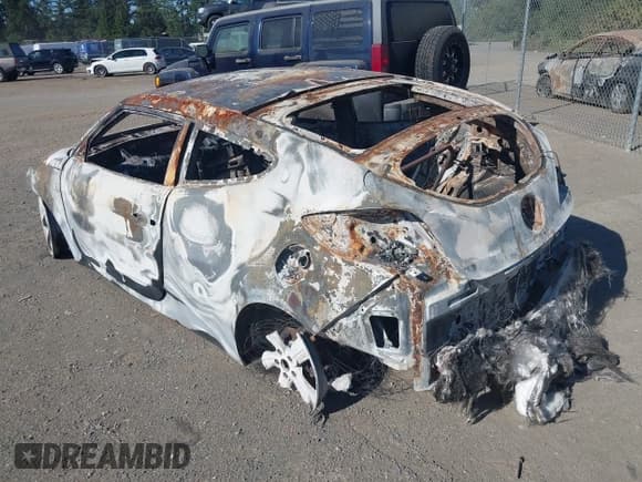 ✅ 2014 Hyundai Veloster • VIN: KMHTC6AD3EU214890 • Lot: 43242392. Wystawiony na IAAI z przebiegiem Nie podano. Bezpłatny archiwum sprzedaży aukcyjnych z USA i szczegółowy raport historii pojazdu na DreamBid. Zdjęcie 3.