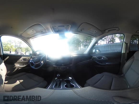 ✅ 2020 Chevrolet Traverse LT Cloth • VIN: 1GNERGKW5LJ327327 • Лот: 42955066. Опубликован ранее на IAAI с пробегом 61 624 миль. Бесплатный доступ к архиву аукционных продаж из США и подробный отчёт об истории автомобиля на DreamBid. Изображение 18.