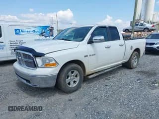 ✅ 2009 Dodge 1500 SLT • VIN: 1D3HB18T39S782157 • Lot: 42445857. Wystawiony na IAAI z przebiegiem 87 912 mil. Bezpłatny archiwum sprzedaży aukcyjnych z USA i szczegółowy raport historii pojazdu na DreamBid. Zdjęcie 2.