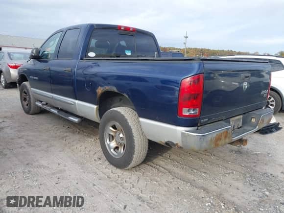 2005 Dodge 1500 SLT z VIN 1D7HU18DX5S142037, wystawiony jako IAAI lot #43557449 z przebiegiem 207 278 mil mil oraz . Historia ofert i sprzedaży dostępna na DreamBid. Obrazek 3.