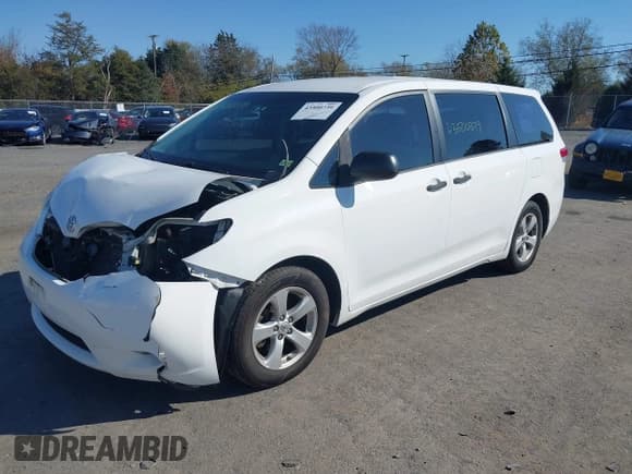 ✅ 2013 Toyota Sienna L • VIN: 5TDZK3DC0DS307937 • Лот: 43500739. Опубликован ранее на IAAI с пробегом 175 078 миль. Бесплатный доступ к архиву аукционных продаж из США и подробный отчёт об истории автомобиля на DreamBid. Изображение 2.
