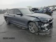 ✅ 2022 BMW 3 Series 330i • VIN: 3MW5R1J04N8C45331 • Лот: 93340935. Опубликован ранее на Copart с пробегом 56 514 миль. Бесплатный доступ к архиву аукционных продаж из США и подробный отчёт об истории автомобиля на DreamBid. Изображение 4.