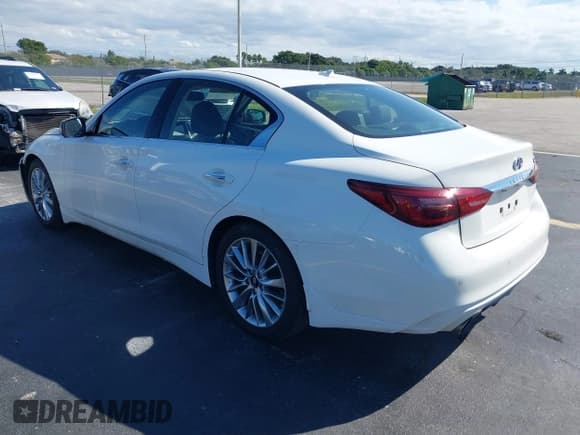 ✅ 2021 Infiniti Q50 Luxe • VIN: JN1EV7BP8MM701073 • Lot: 43707547. Wystawiony na IAAI z przebiegiem 51 990 mil. Bezpłatny archiwum sprzedaży aukcyjnych z USA i szczegółowy raport historii pojazdu na DreamBid. Zdjęcie 3.