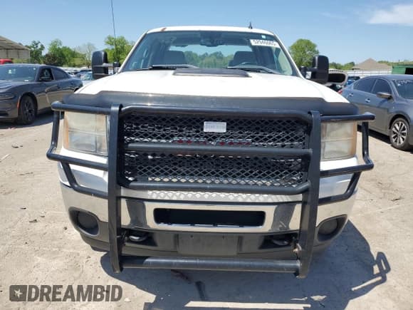 ✅ 2011 GMC Sierra 2500HD SLE • VIN: 1GT220EG2BZ397671 • Lot: 52946065. Listed on Copart with 122,647 mi. Free auction sales archive from the USA and detailed vehicle history report at DreamBid. Image 5.
