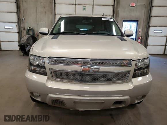 ✅ 2007 Chevrolet Suburban LT • VIN: 1GNFK16327R383108 • Lot: 70600894. Wystawiony na Copart z przebiegiem 243 304 mil. Bezpłatny archiwum sprzedaży aukcyjnych z USA i szczegółowy raport historii pojazdu na DreamBid. Zdjęcie 5.