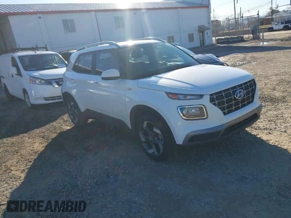 ✅ 2021 Hyundai Venue SEL • VIN: KMHRC8A33MU073671 • Lot: 41460177. Wystawiony na IAAI z przebiegiem 41 654 mil. Bezpłatny archiwum sprzedaży aukcyjnych z USA i szczegółowy raport historii pojazdu na DreamBid. Zdjęcie 1.