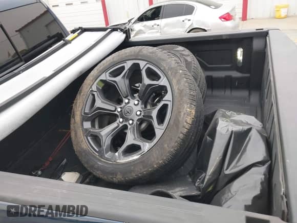 2024 Ram 1500 Limited с VIN 1C6SRFHT2RN229108, выставлен на аукционе IAAI как лот 40960283 с пробегом 16 654 миль миль и . История ставок и продаж доступна на DreamBid. Изображение 12.