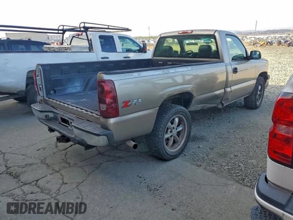 ✅ 2003 Chevrolet Silverado 1500 Work Truck • VIN: 1GCEK14V33Z239988 • Lot: 95162555. Listed on Copart with 213,565 mi. Free auction sales archive from the USA and detailed vehicle history report at DreamBid. Image 3.