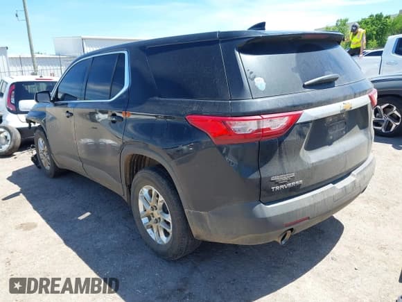 ✅ 2020 Chevrolet Traverse LS • VIN: 1GNERFKW9LJ167429 • Лот: 42163729. Опубликован ранее на IAAI с пробегом 98 083 миль. Бесплатный доступ к архиву аукционных продаж из США и подробный отчёт об истории автомобиля на DreamBid. Изображение 3.