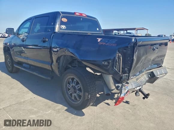 ✅ 2016 Toyota Tundra SR5 • VIN: 5TFEM5F15GX104721 • Лот: 91443745. Опубликован ранее на Copart с пробегом 141 063 миль. Бесплатный доступ к архиву аукционных продаж из США и подробный отчёт об истории автомобиля на DreamBid. Изображение 2.