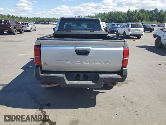 ✅ 2024 Toyota Tacoma SR • VIN: 3TYJDAHN2RT010199 • Лот: 80104855. Опубликован ранее на Copart с пробегом 9 172 миль. Бесплатный доступ к архиву аукционных продаж из США и подробный отчёт об истории автомобиля на DreamBid. Изображение 6.