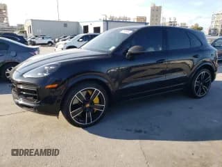 ✅ 2021 Porsche Cayenne • VIN: WP1AH2AY6MDA38066 • Lot: 72588494. Wystawiony na Copart z przebiegiem 24 177 mil. Bezpłatny archiwum sprzedaży aukcyjnych z USA i szczegółowy raport historii pojazdu na DreamBid. Zdjęcie 1.