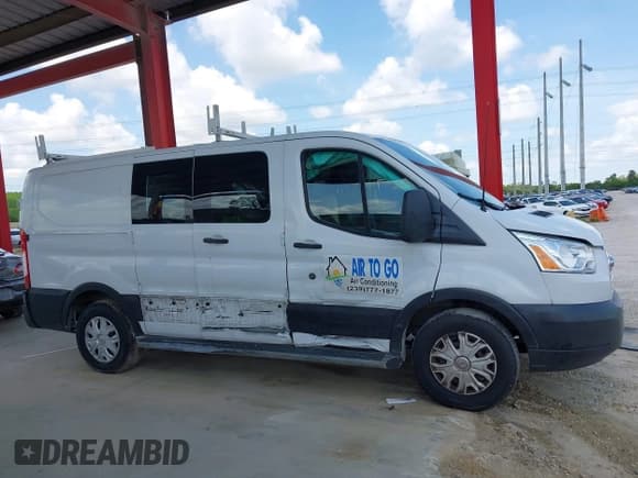 ✅ 2019 Ford Transit • VIN: 1FTYR1ZM5KKA71206 • Lot: 42658006. Listed on IAAI with 137,611 mi. Free auction sales archive from the USA and detailed vehicle history report at DreamBid. Image 14.
