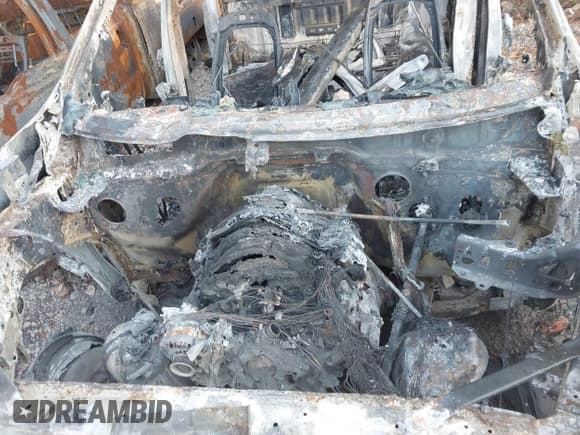 ✅ 2019 Chevrolet Silverado 1500 LT • VIN: 3GCUYDED7KG131387 • Lot: 43347668. Wystawiony na IAAI z przebiegiem Nie podano. Bezpłatny archiwum sprzedaży aukcyjnych z USA i szczegółowy raport historii pojazdu na DreamBid. Zdjęcie 10.