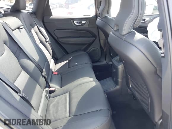 ✅ 2025 Volvo XC60 Plus • VIN: YV4H60RC9S1049609 • Lot: 42555298. Listed on IAAI with 7,579 mi. Free auction sales archive from the USA and detailed vehicle history report at DreamBid. Image 8.