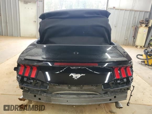 ✅ 2025 Ford Mustang EcoBoost Premium • VIN: 1FAGP8UH7S5111018 • Lot: 90645605. Listed on Copart with 10,057 mi. Free auction sales archive from the USA and detailed vehicle history report at DreamBid. Image 6.