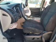 ✅ 2015 Dodge Grand Caravan SXT • VIN: 2C4RDGCG5FR523249 • Lot: 91376065. Wystawiony na Copart z przebiegiem Nie podano. Bezpłatny archiwum sprzedaży aukcyjnych z USA i szczegółowy raport historii pojazdu na DreamBid. Zdjęcie 7.