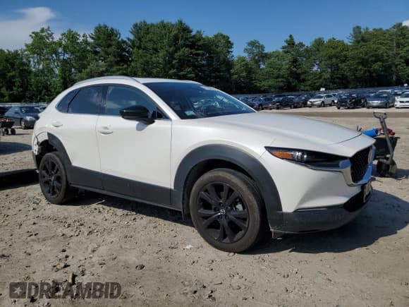 ✅ 2024 Mazda CX-30 Premium Plus • VIN: 3MVDMBEY1RM636015 • Лот: 61624555. Опубликован ранее на Copart с пробегом 15 949 миль. Бесплатный доступ к архиву аукционных продаж из США и подробный отчёт об истории автомобиля на DreamBid. Изображение 4.