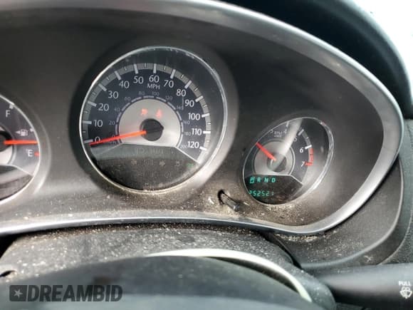 ✅ 2011 Chrysler 200 LX • VIN: 1C3BC4FB4BN521314 • Lot: 63385665. Listed on Copart with 252,521 mi. Free auction sales archive from the USA and detailed vehicle history report at DreamBid. Image 9.