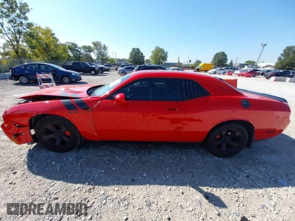 2010 Dodge Challenger R/T Classic z VIN 2B3CJ5DT1AH146286, wystawiony jako IAAI lot #43222881 z przebiegiem 134 868 mil mil oraz . Historia ofert i sprzedaży dostępna na DreamBid. Obrazek 14.