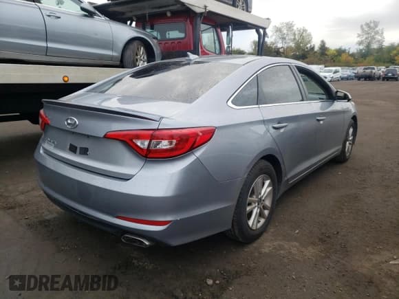 ✅ 2017 Hyundai Sonata SE • VIN: 5NPE24AFXHH513832 • Lot: 63710252. Listed on Copart with Not provided. Free auction sales archive from the USA and detailed vehicle history report at DreamBid. Image 4.