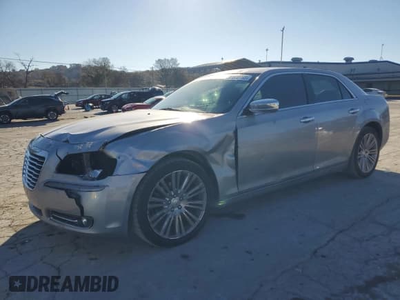 ✅ 2011 Chrysler 300 Limited • VIN: 2C3CA5CG4BH538106 • Lot: 91878795. Listed on Copart with 186,334 mi. Free auction sales archive from the USA and detailed vehicle history report at DreamBid. Image 1.