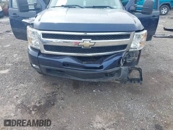 2009 Chevrolet Silverado 1500 LTZ z VIN 1GCEK39J19Z227509, wystawiony jako IAAI lot #43339769 z przebiegiem 98 235 mil mil oraz . Historia ofert i sprzedaży dostępna na DreamBid. Obrazek 6.
