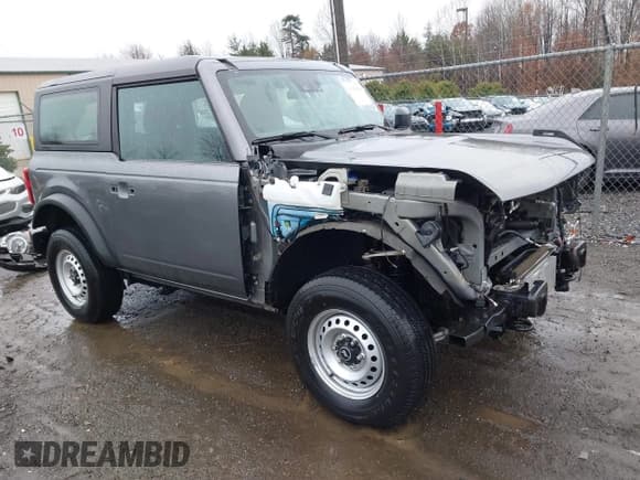 ✅ 2022 Ford Bronco • VIN: 1FMDE5AH2NLB02163 • Lot: 43746223. Wystawiony na IAAI z przebiegiem 34 728 mil. Bezpłatny archiwum sprzedaży aukcyjnych z USA i szczegółowy raport historii pojazdu na DreamBid. Zdjęcie 1.